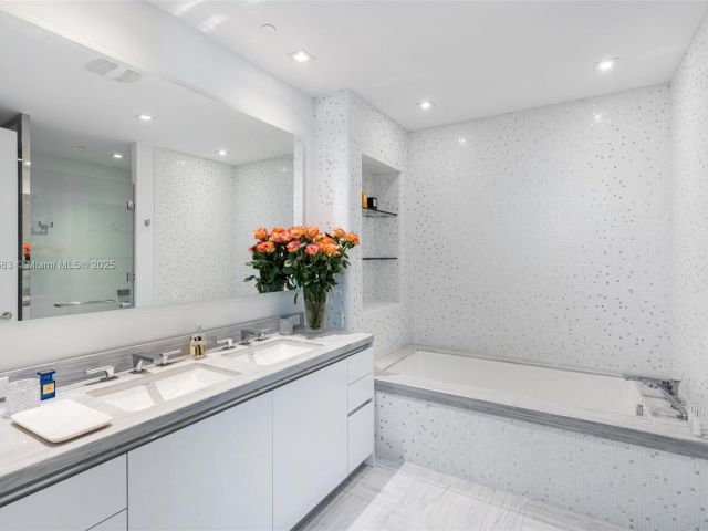 Apartment for sale  Unit #902 - photo 6132269