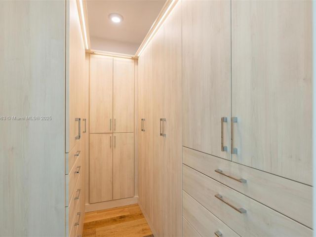 Apartment for sale  Unit #902 - photo 6132270