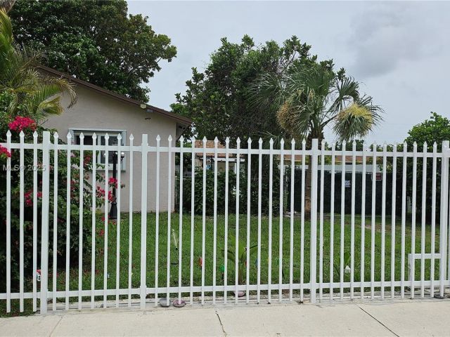 Home for sale at 10471 SW 174th Ter - photo 6193767