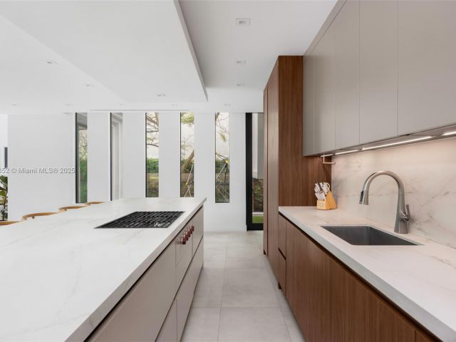 Home for sale at 5630 Pine Tree Dr - photo 6138361