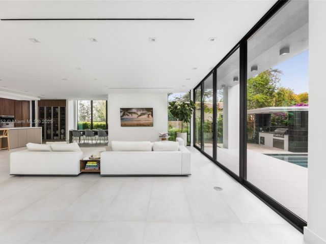 Home for sale at 5630 Pine Tree Dr - photo 6138364