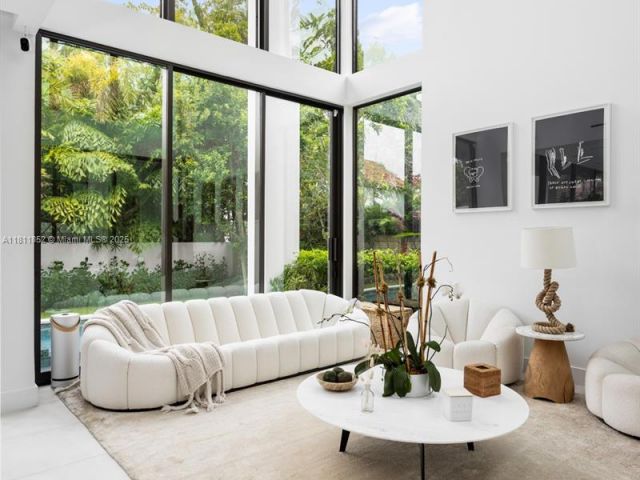 Home for sale at 5630 Pine Tree Dr - photo 6138366