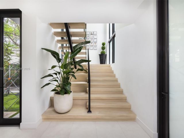 Home for sale at 5630 Pine Tree Dr - photo 6138371