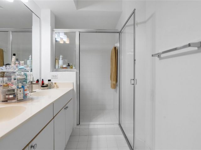 Apartment for sale  Unit #3104 - photo 6141249