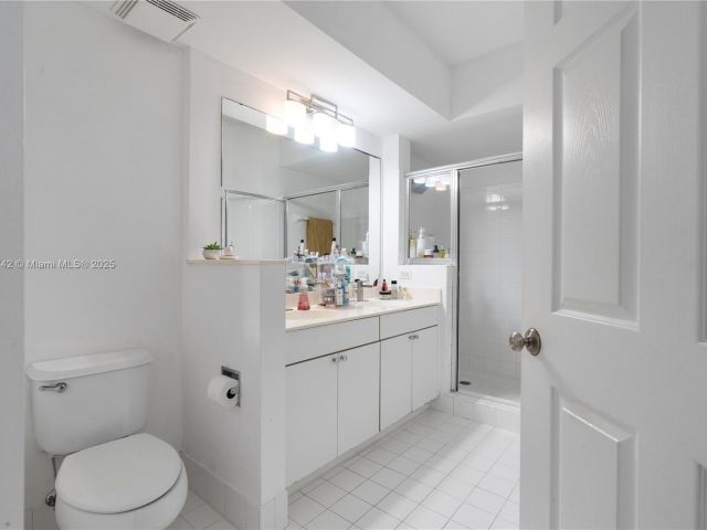 Apartment for sale  Unit #3104 - photo 6141251