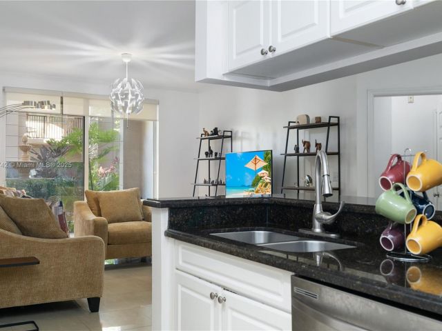 Apartment for sale  Unit #3104 - photo 6141261