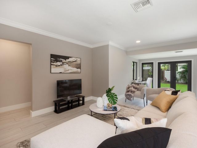 Home for sale at 1224 SW 20th St - photo 6129896