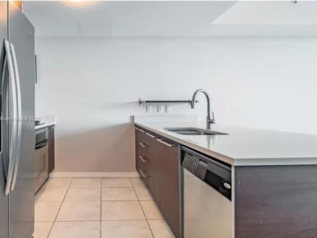 Apartment for sale  Unit #3909 - photo 7447965