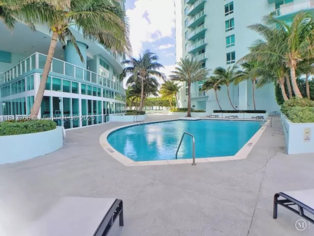 1-bedroom condo for sale in Miami - 1900 N Bayshore Dr 3909 - MondialRealty