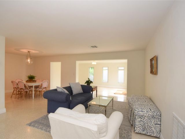 Home for sale at 1911 NE 41st St - photo 6134939