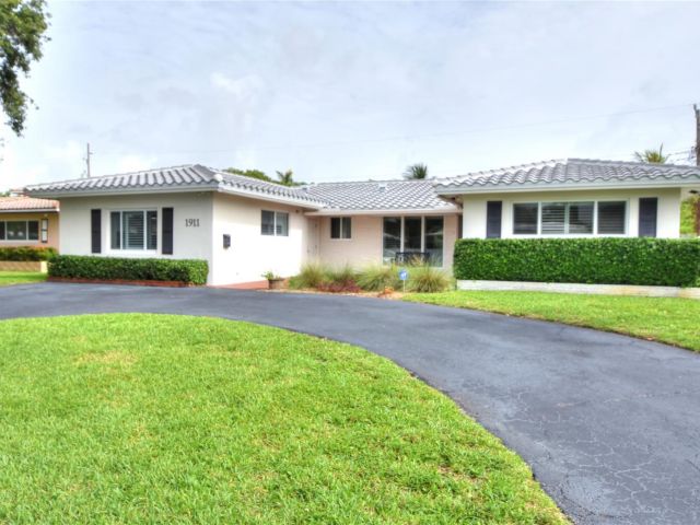 Home for sale at 1911 NE 41st St - photo 6134944