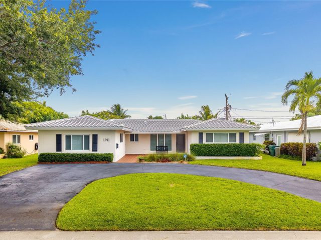 Home for sale at 1911 NE 41st St - photo 6134945