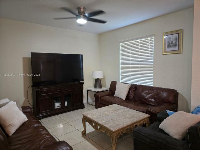 Home for sale at 146 SW 7th Ct - photo 6132796