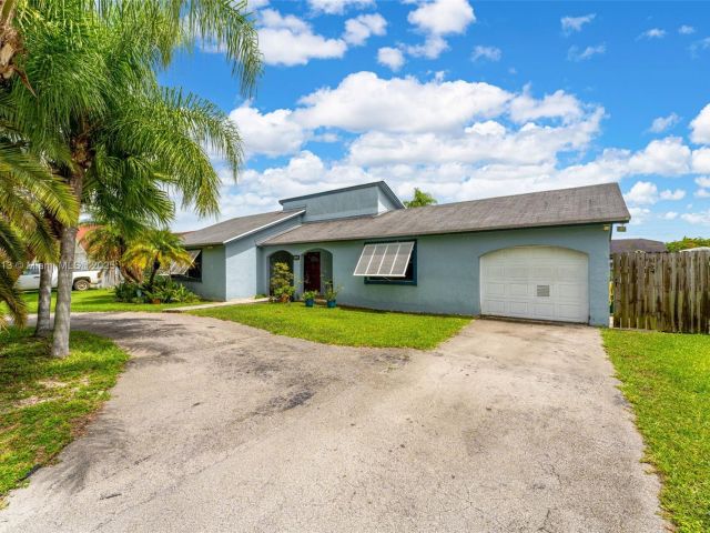 Home for sale at 16040 SW 287th St - photo 6133664