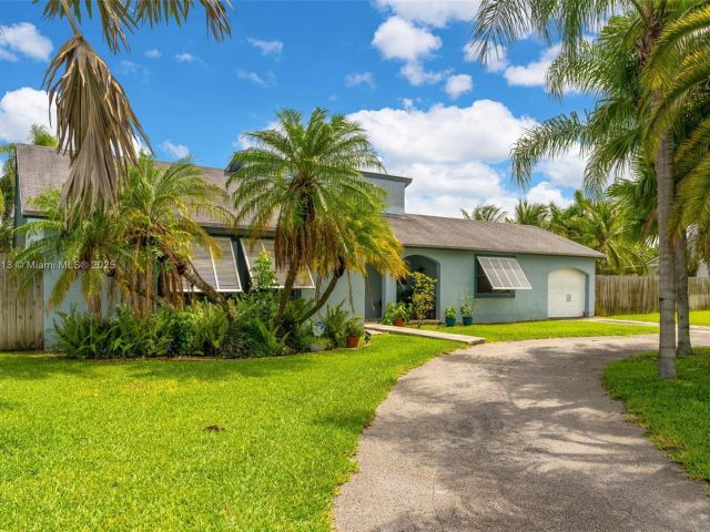 Home for sale at 16040 SW 287th St - photo 6133665