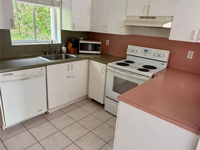 Home for sale at 8200 SW 92nd St - photo 6133851