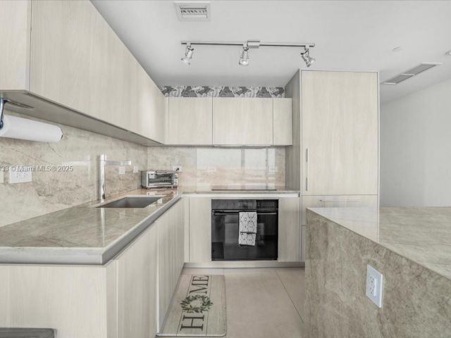 Apartment for sale  Unit #3306 - photo 6134755