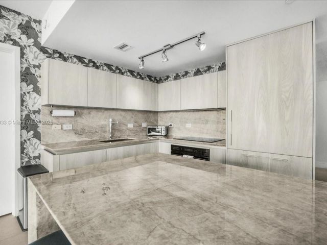 Apartment for sale  Unit #3306 - photo 6134756