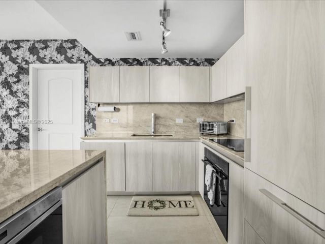 Apartment for sale  Unit #3306 - photo 6134757