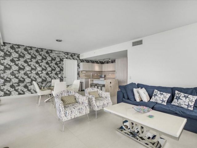 Apartment for sale  Unit #3306 - photo 6134758