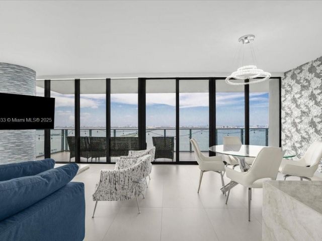 Apartment for sale  Unit #3306 - photo 6134764