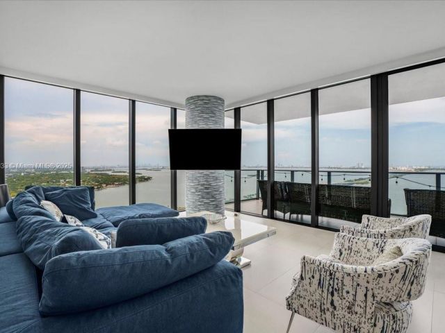 Apartment for sale  Unit #3306 - photo 6134768