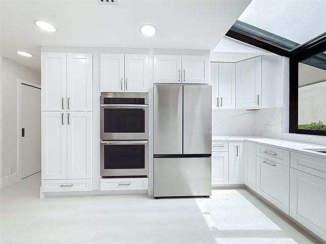 Home for sale at 5100 Pineview Cir - photo 6159099