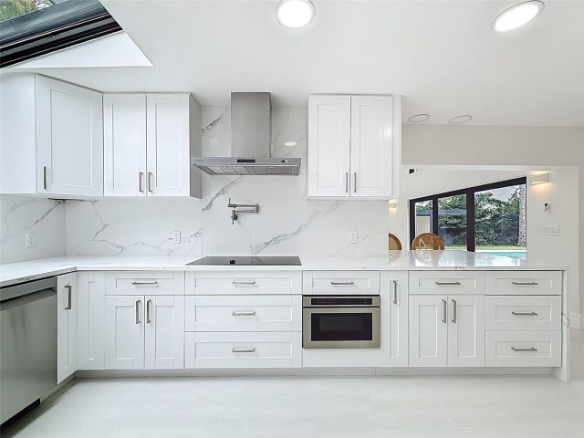 Home for sale at 5100 Pineview Cir - photo 6159101