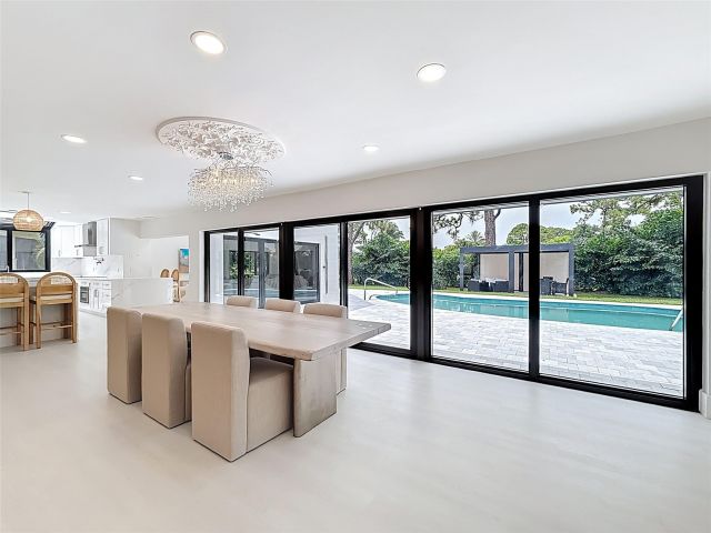 Home for sale at 5100 Pineview Cir - photo 6159106