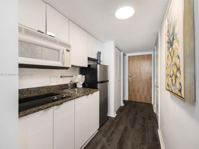 Apartment for rent  Unit #4010 - photo 6135415