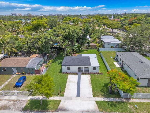 Home for sale at 1010 NE 140th St - photo 6224029