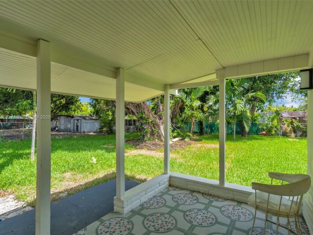 Home for sale at 1010 NE 140th St - photo 6224031