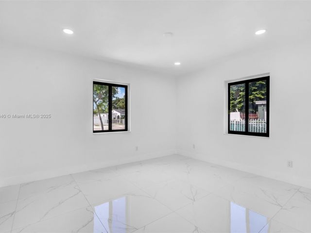 Home for sale at 1010 NE 140th St - photo 6224034