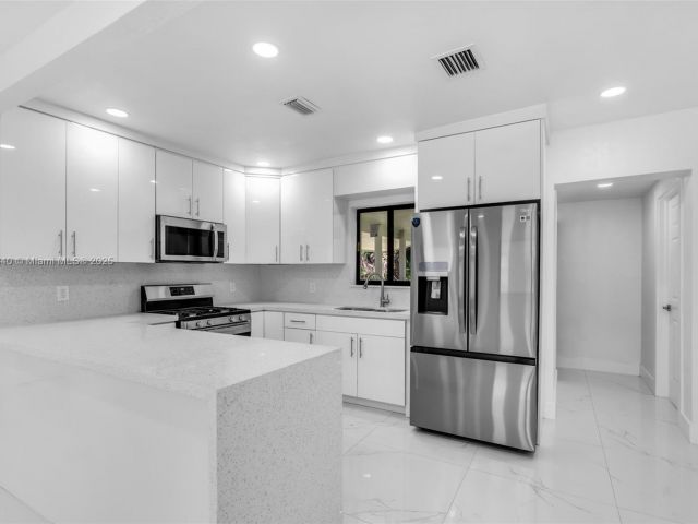 Home for sale at 1010 NE 140th St - photo 6224042