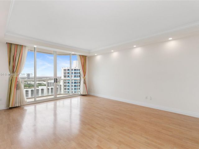 Apartment for sale  Unit #LPH 2902 - photo 6140045