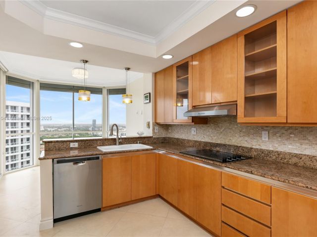 Apartment for sale  Unit #LPH 2902 - photo 6140047