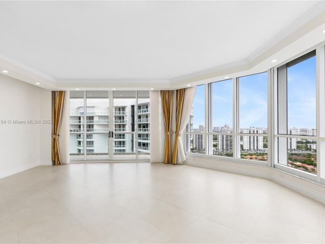 Apartment for sale  Unit #LPH 2902 - photo 6140057