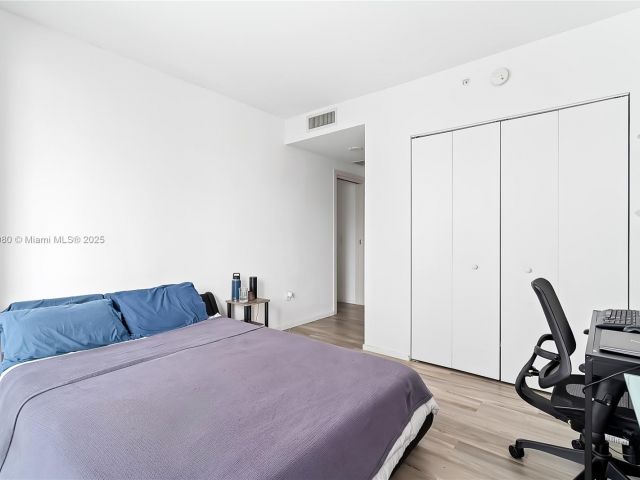 Apartment for sale  Unit #3704 - photo 6153432