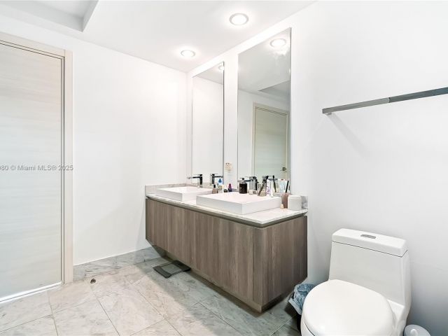 Apartment for sale  Unit #3704 - photo 6153435