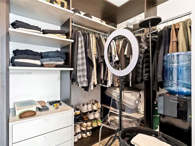 Apartment for sale  Unit #3704 - photo 6153437