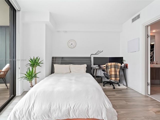 Apartment for sale  Unit #3704 - photo 6153439