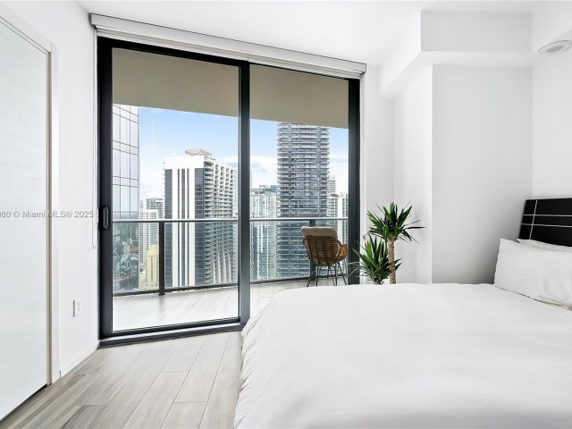 Apartment for sale  Unit #3704 - photo 6153440