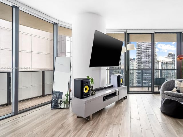 Apartment for sale  Unit #3704 - photo 6153441