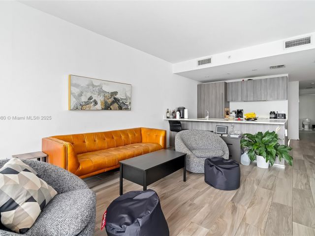 Apartment for sale  Unit #3704 - photo 6153445