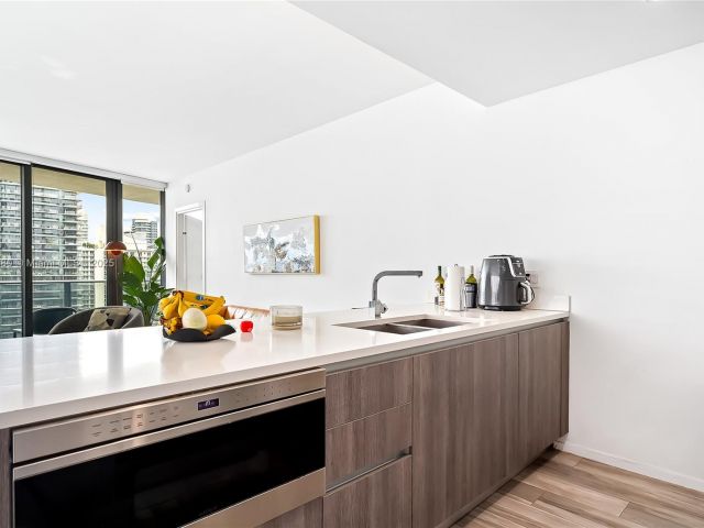 Apartment for sale  Unit #3704 - photo 6153446