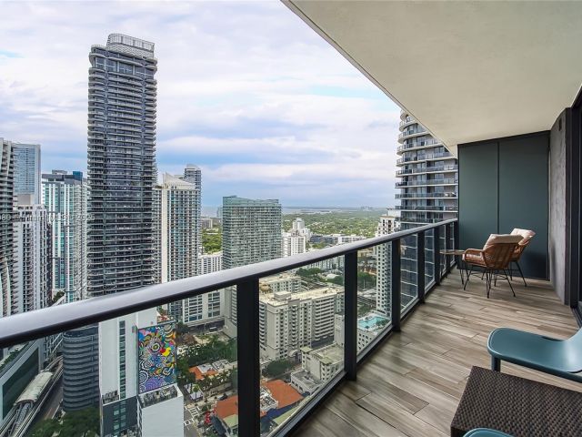 Apartment for sale  Unit #3704 - photo 6153450