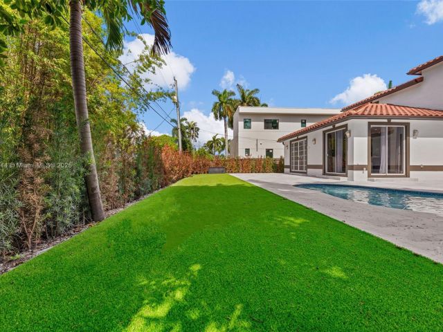 Home for sale at 1350 Hollywood Blvd - photo 6143541