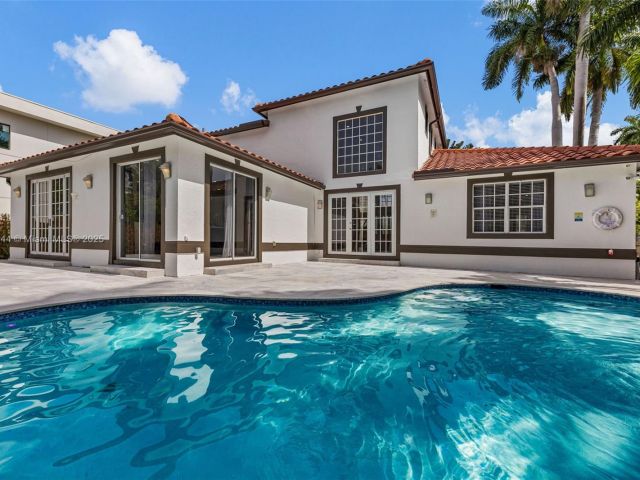 Home for sale at 1350 Hollywood Blvd - photo 6143546