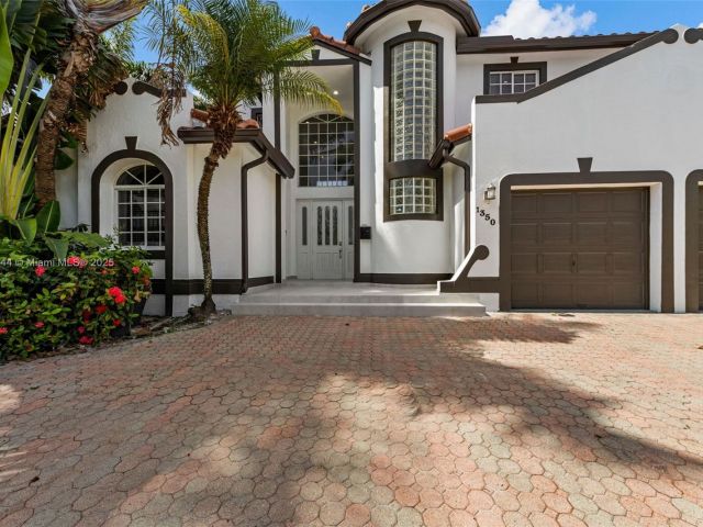 Home for sale at 1350 Hollywood Blvd - photo 6143554