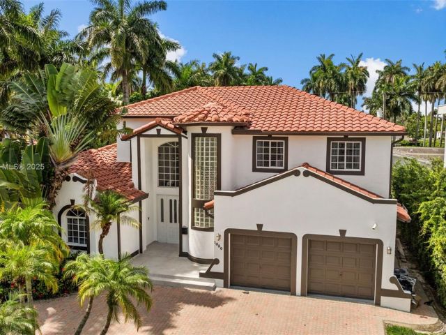 Home for sale at 1350 Hollywood Blvd - photo 6143555